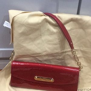 Louis Vuitton wallet on Chan purse clutch